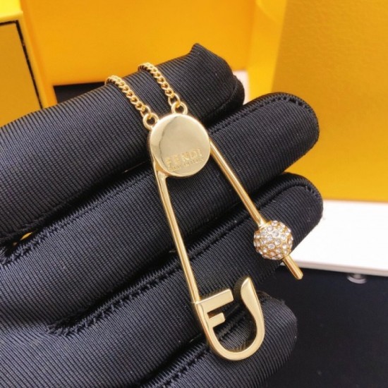 Summer new work necklace 2023SS FENDI Fendi that can create a new look Summer new work necklace 2023SS FENDI Fendi that can create a new look